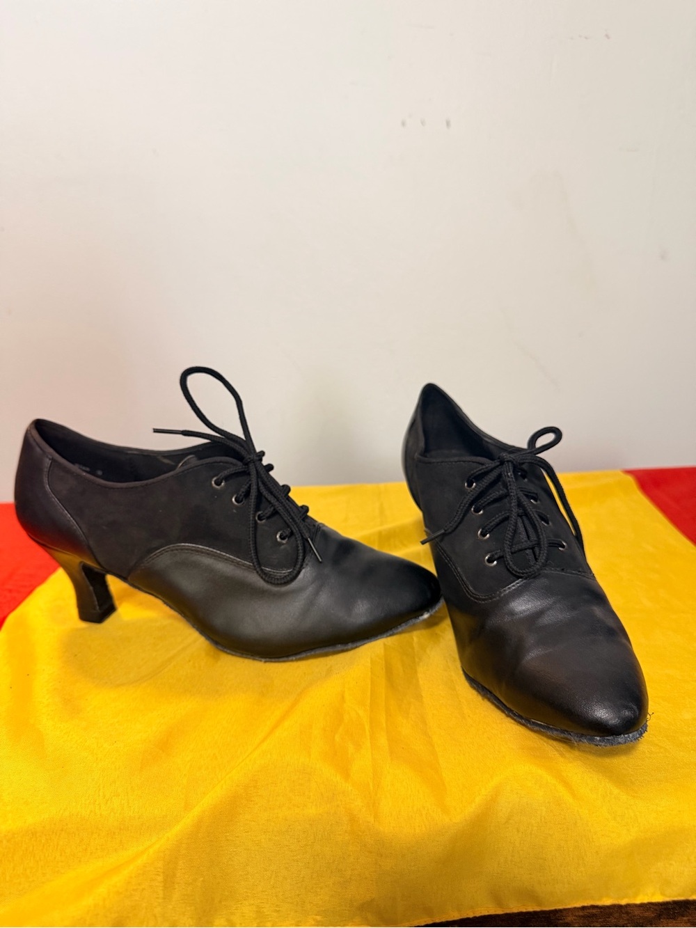 Very Fine Black Lace Up Ballroom Dance Shoes Suede Sole Size 8
